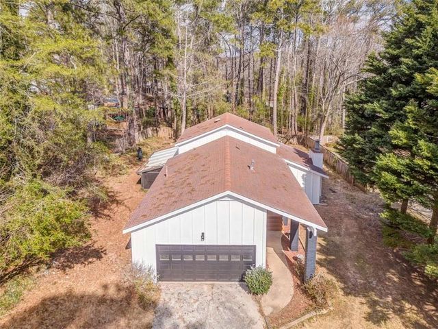 6788 E Woodridge Place E, Douglasville, GA 30135