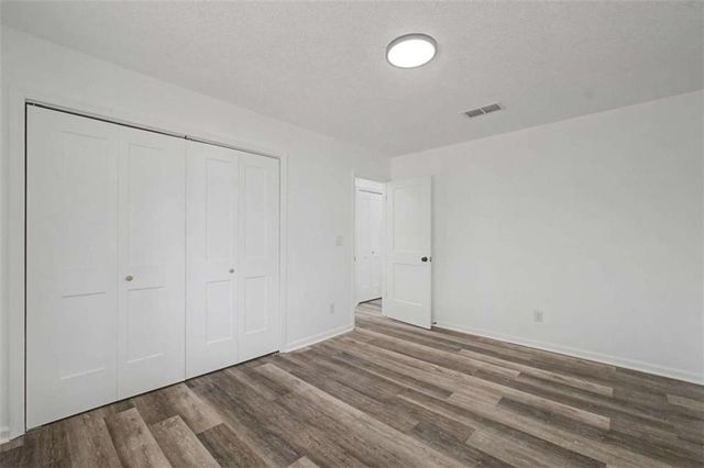 6788 E Woodridge Place E, Douglasville, GA 30135