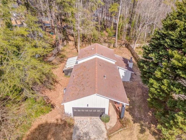 6788 E Woodridge Place E, Douglasville, GA 30135