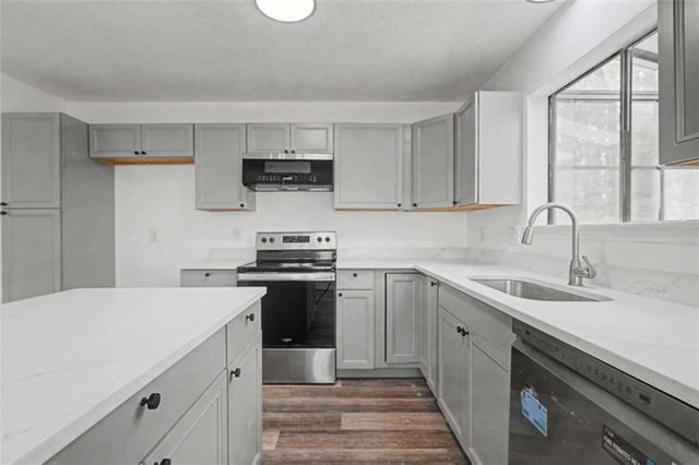 6788 E Woodridge Place E, Douglasville, GA 30135