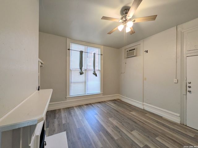 822 E Carson St Apt 7, San Antonio, TX 78208