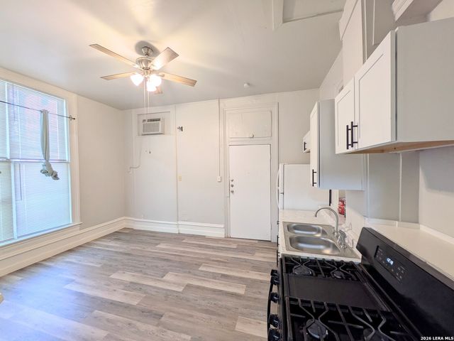 822 E Carson St Apt 7, San Antonio, TX 78208
