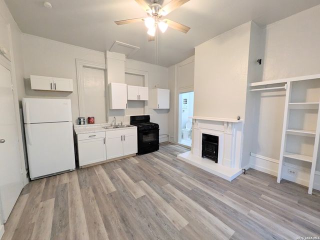 822 E Carson St Apt 7, San Antonio, TX 78208