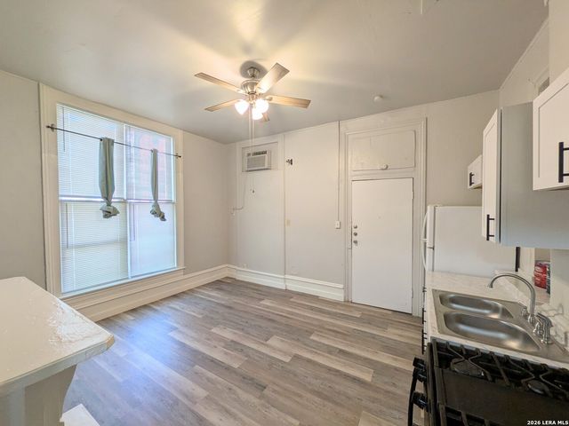 822 E Carson St Apt 7, San Antonio, TX 78208
