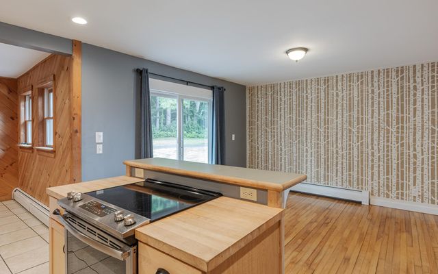 530 Old Walpole Road, Surry, NH 03431