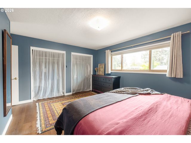 866 Se 136TH Ave, Portland, OR 97233