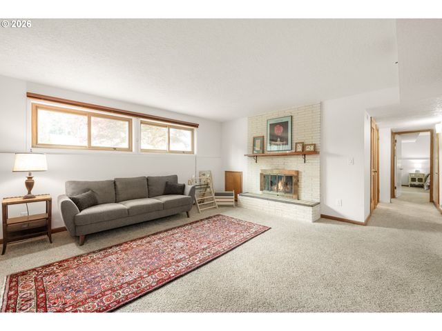 866 Se 136TH Ave, Portland, OR 97233