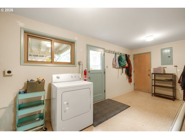 866 Se 136TH Ave, Portland, OR 97233