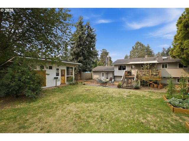 866 Se 136TH Ave, Portland, OR 97233