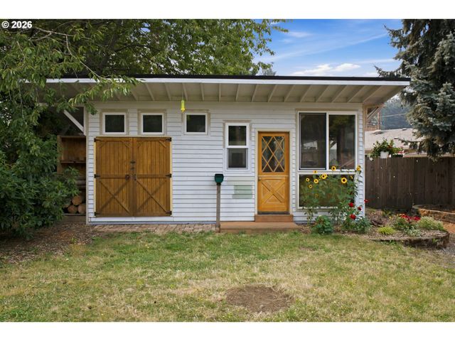 866 Se 136TH Ave, Portland, OR 97233