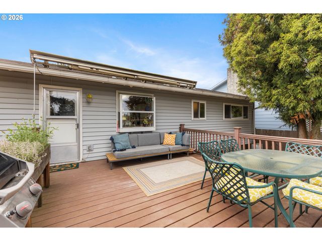866 Se 136TH Ave, Portland, OR 97233