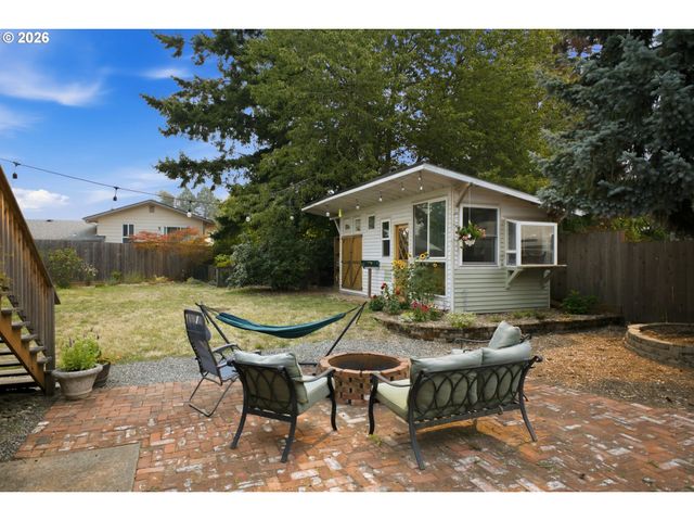 866 Se 136TH Ave, Portland, OR 97233