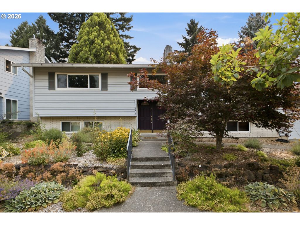 866 Se 136TH Ave, Portland, OR 97233