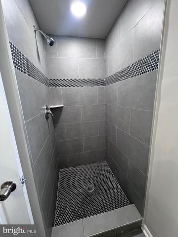 3723 W OX RD, Fairfax, VA 22033