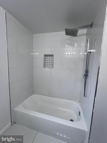 3723 W OX RD, Fairfax, VA 22033