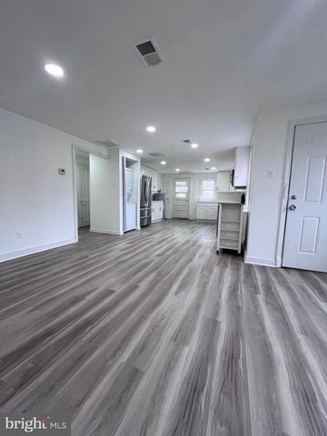 3723 W OX RD, Fairfax, VA 22033