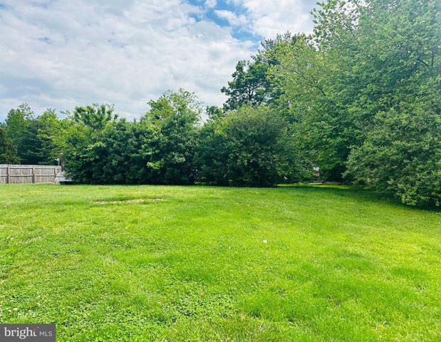 3723 W OX RD, Fairfax, VA 22033