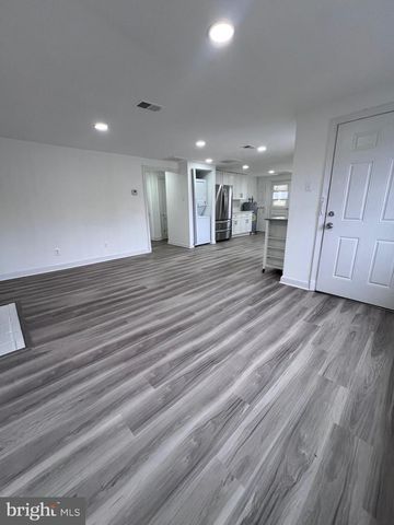 3723 W OX RD, Fairfax, VA 22033