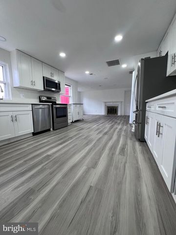 3723 W OX RD, Fairfax, VA 22033