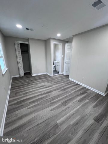 3723 W OX RD, Fairfax, VA 22033