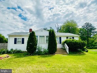 3723 W OX RD, Fairfax, VA 22033