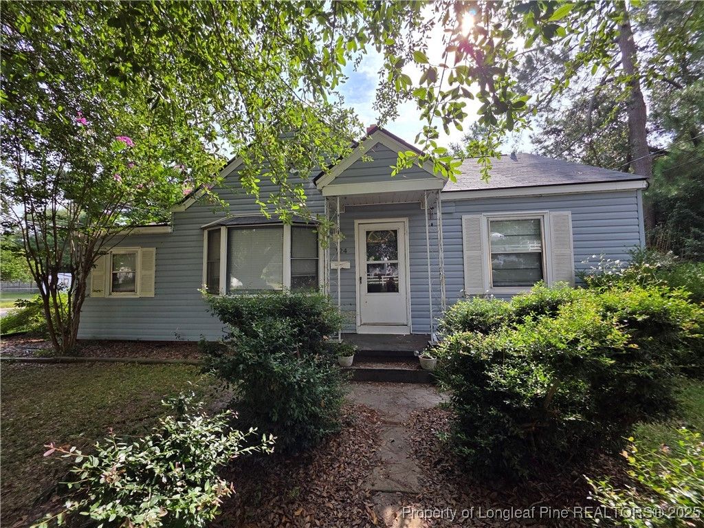 124 N Wright Street, Raeford, NC 28376