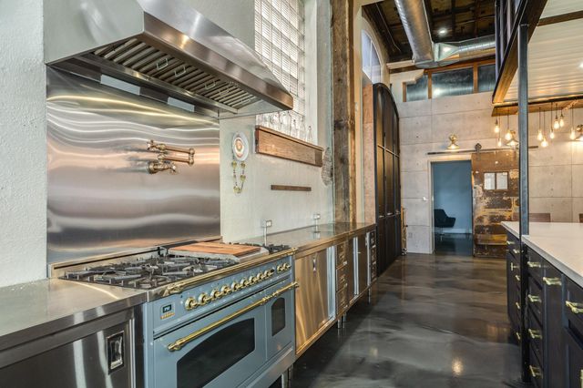 214 Rosenberg Street 214, Galveston, TX 77550