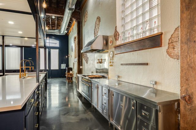 214 Rosenberg Street 214, Galveston, TX 77550