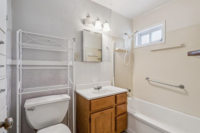 715 NE 1st Avenue, Oelwein, IA 50662