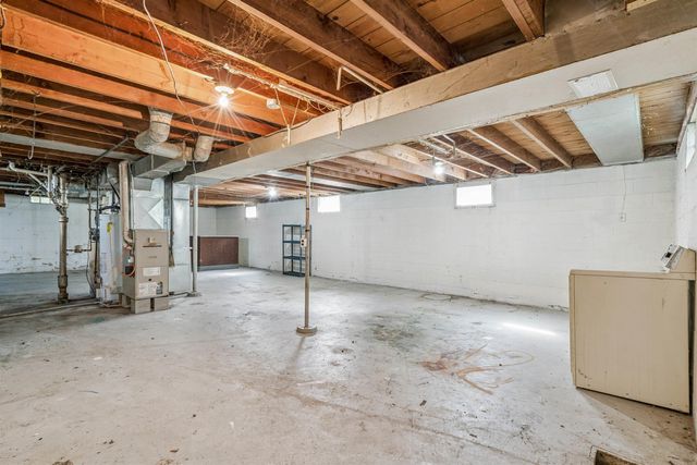 715 NE 1st Avenue, Oelwein, IA 50662