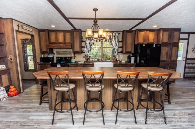 135 Tradewinds Court, Mooresville, NC 28115