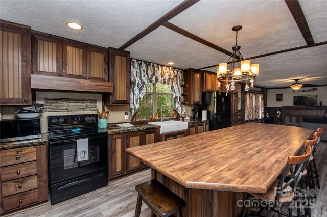 135 Tradewinds Court, Mooresville, NC 28115