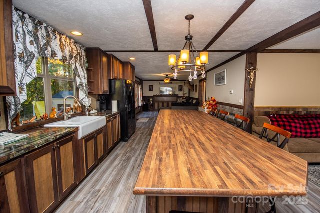 135 Tradewinds Court, Mooresville, NC 28115