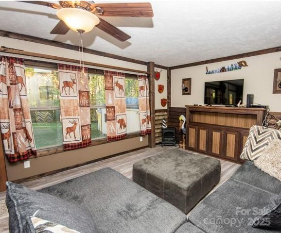 135 Tradewinds Court, Mooresville, NC 28115