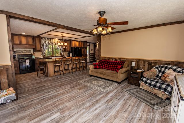 135 Tradewinds Court, Mooresville, NC 28115