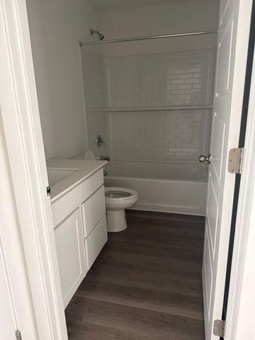 2226 Lakeshore Drive 2226, Schaumburg, IL 60173
