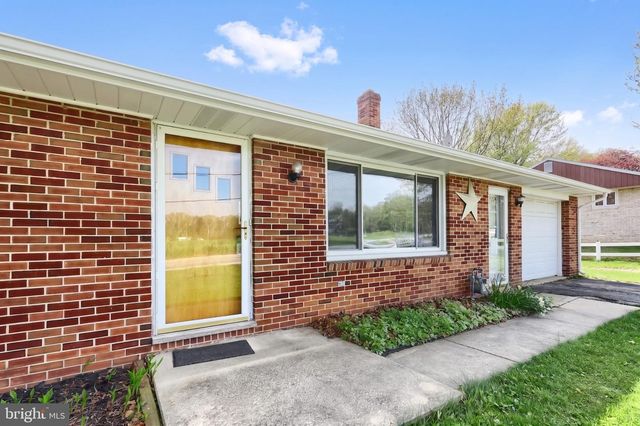 860 WITMER RD, York, PA 17406