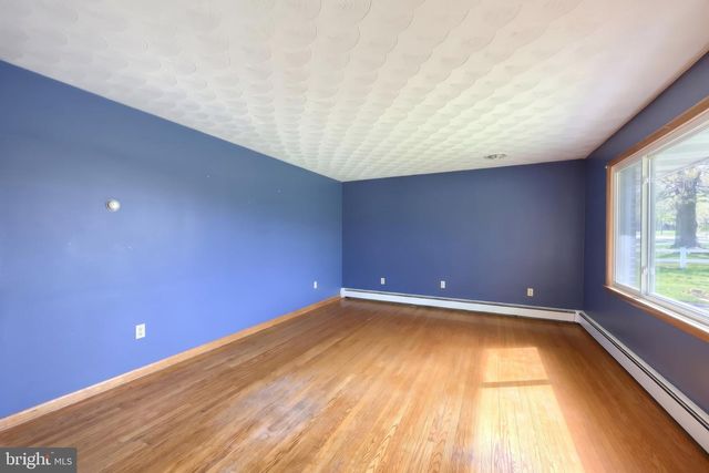 860 WITMER RD, York, PA 17406