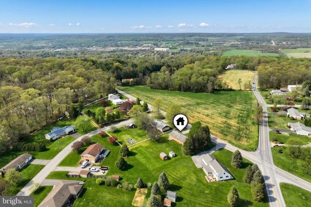 860 WITMER RD, York, PA 17406