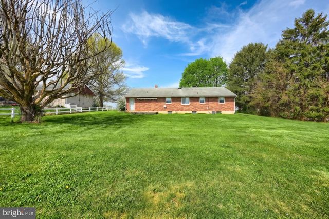 860 WITMER RD, York, PA 17406