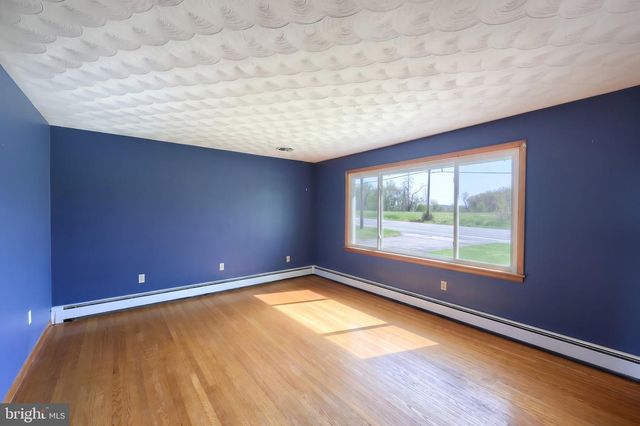 860 WITMER RD, York, PA 17406