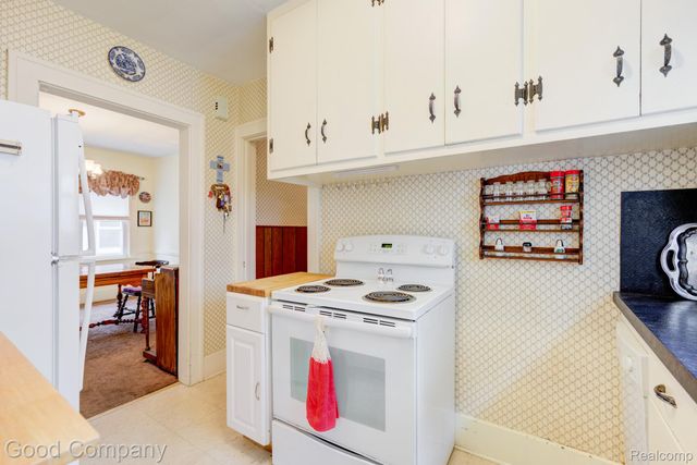835 Edgewood Drive, Royal Oak, MI 48067