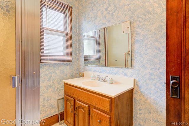 835 Edgewood Drive, Royal Oak, MI 48067