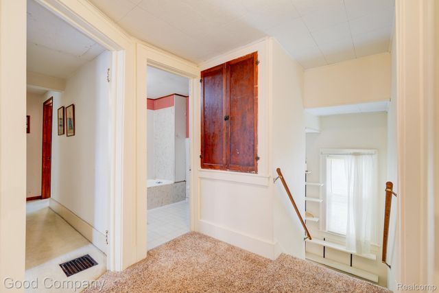 835 Edgewood Drive, Royal Oak, MI 48067