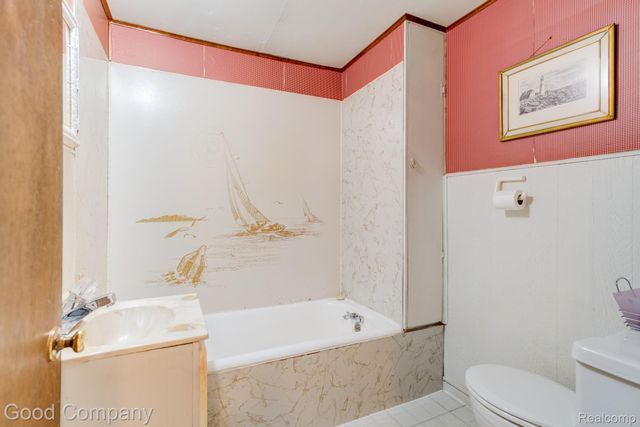 835 Edgewood Drive, Royal Oak, MI 48067