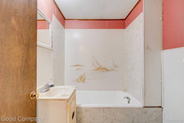 835 Edgewood Drive, Royal Oak, MI 48067