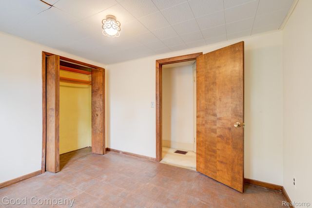 835 Edgewood Drive, Royal Oak, MI 48067
