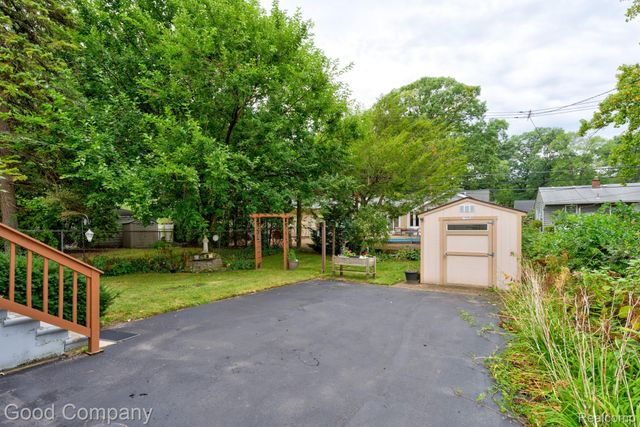 835 Edgewood Drive, Royal Oak, MI 48067
