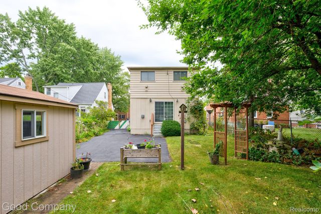 835 Edgewood Drive, Royal Oak, MI 48067
