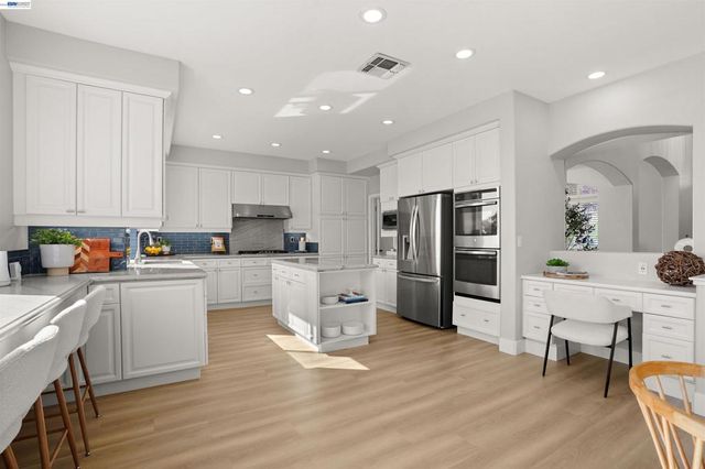 912 Bentley Oak Ct, San Ramon, CA 94582